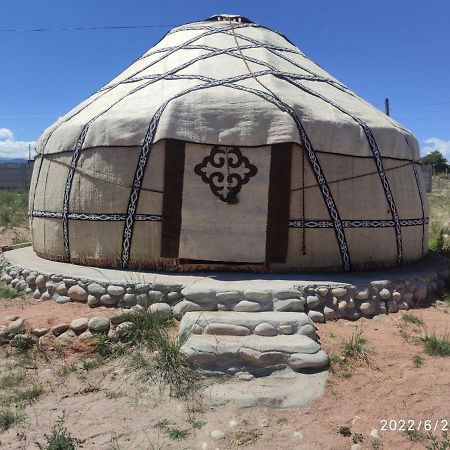Guest House And Yurt Camp "Ailuu" Tong ภายนอก รูปภาพ