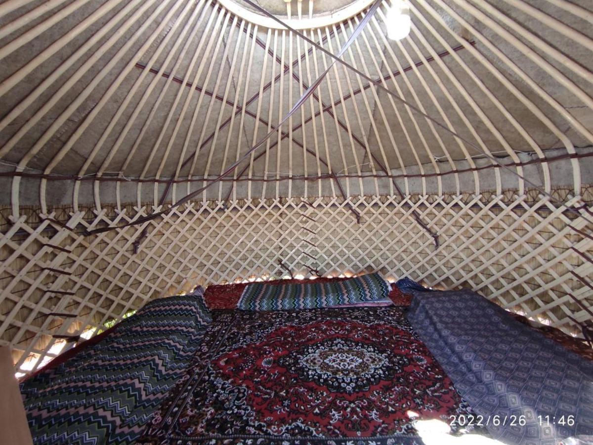 Guest House And Yurt Camp "Ailuu" Tong ภายนอก รูปภาพ