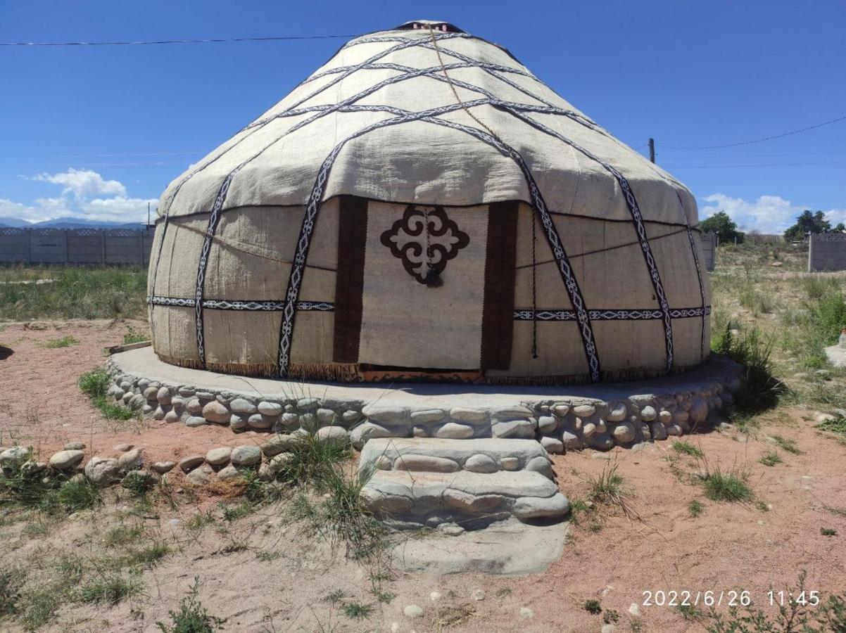 Guest House And Yurt Camp "Ailuu" Tong ภายนอก รูปภาพ