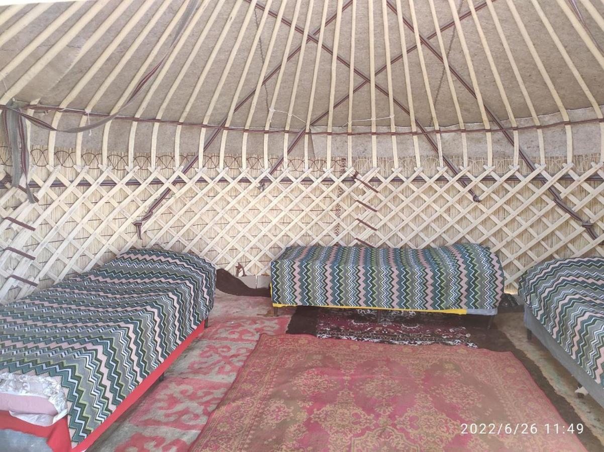 Guest House And Yurt Camp "Ailuu" Tong ภายนอก รูปภาพ
